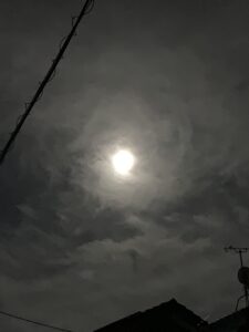 満月のメッセージ　梅雨の晴れ間